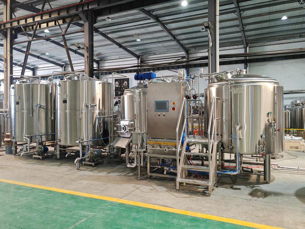 <b>Italy 1800L Brewery Equipment by Tiantai</b>